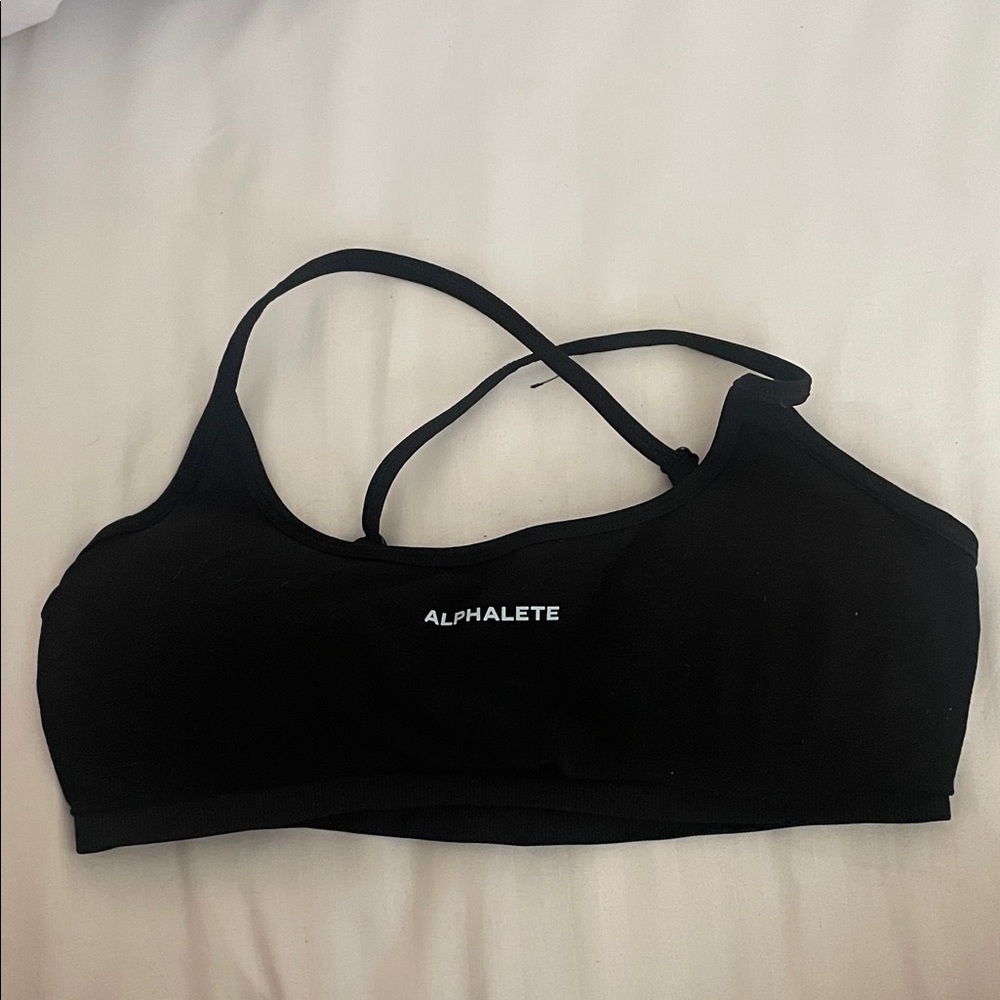Alphalete Women's Sleek Black Sports Bra